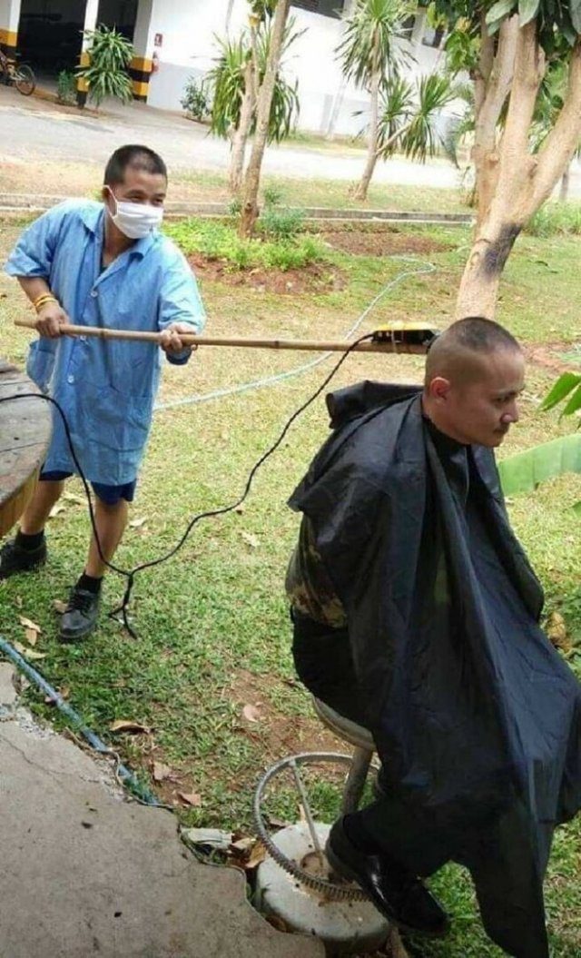 15 убойных снимков фото о том, как далеко зашло социальное дистанцирование