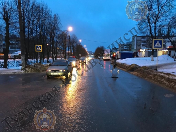 В Новомосковске после ДТП женщину увезли на скорой